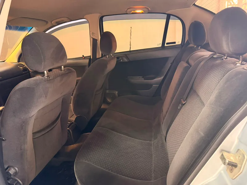 Chevrolet Astra Sedan Prata
