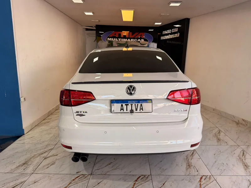 Volkswagen Jetta Branco