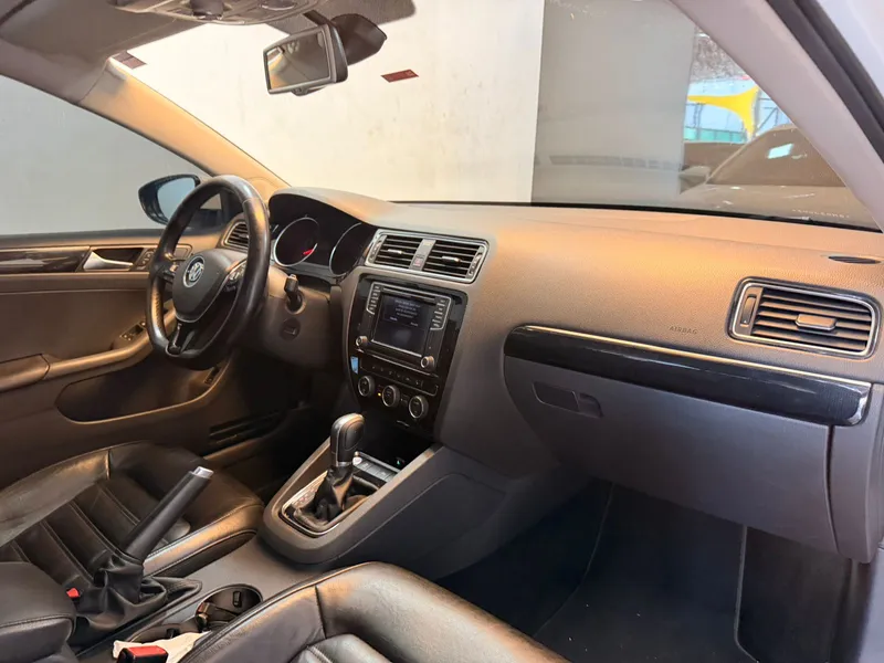 Volkswagen Jetta Branco