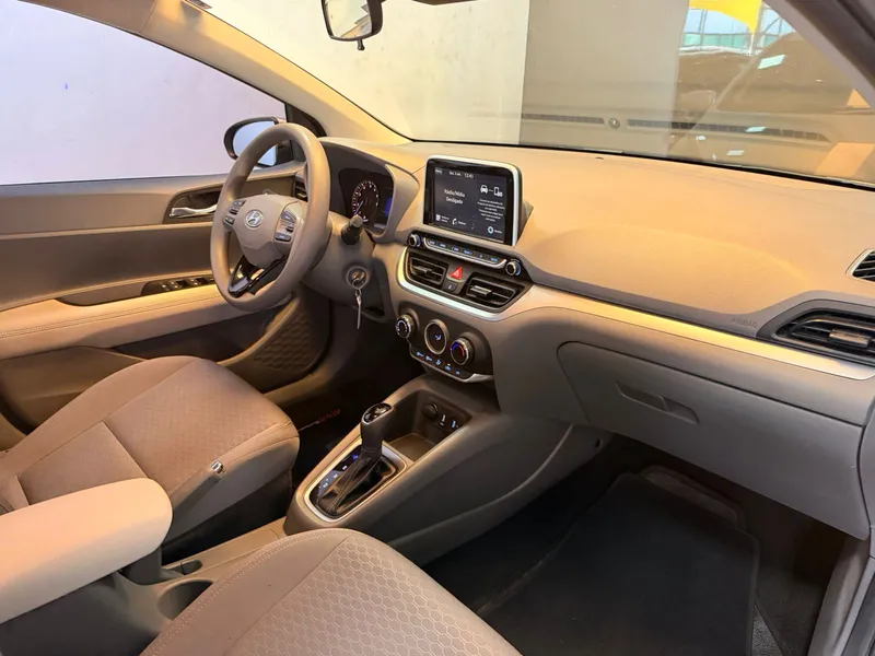 Hyundai HB20S Prata