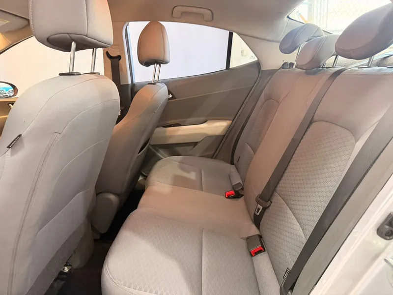 Hyundai HB20S Prata