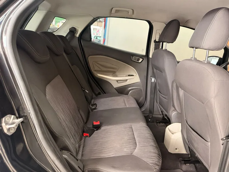 Ford EcoSport Preto
