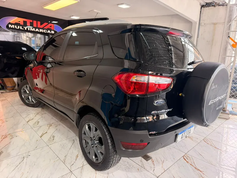 Ford EcoSport Preto