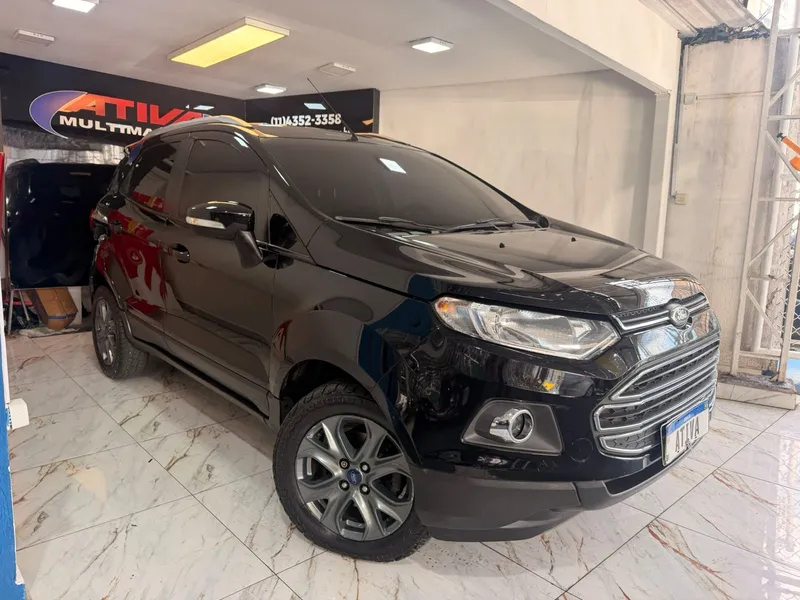 Ford EcoSport Preto