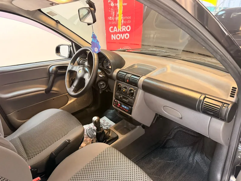 Chevrolet Classic Preto