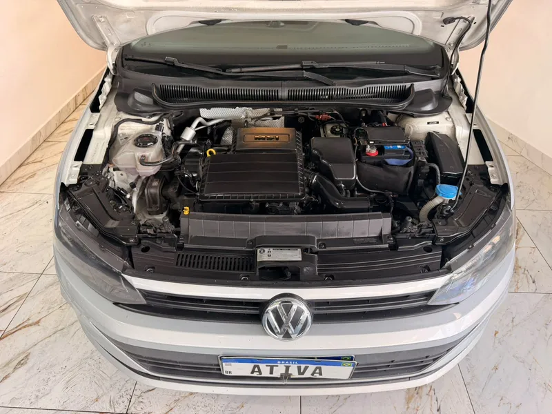 Volkswagen Polo Hatch Prata