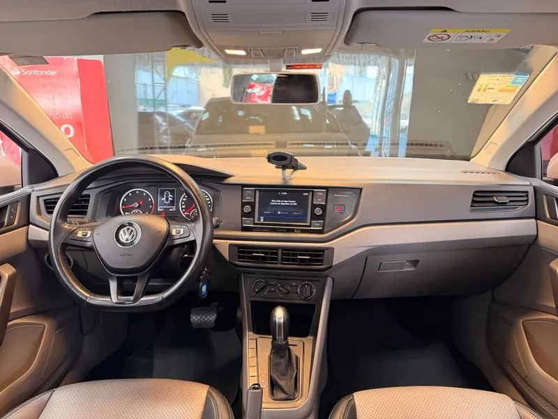 Volkswagen Polo Hatch Prata