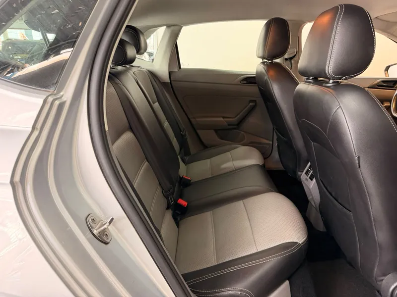 Volkswagen Polo Hatch Prata