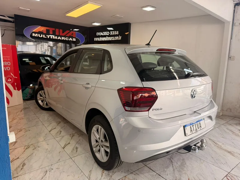 Volkswagen Polo Hatch Prata