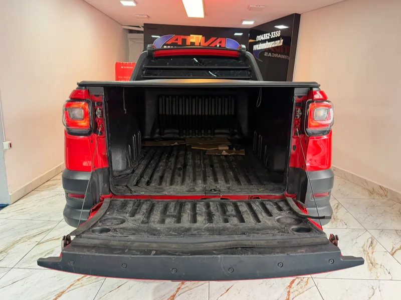 Fiat Strada Vermelho