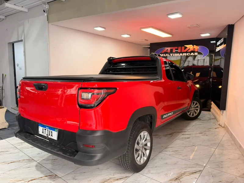 Fiat Strada Vermelho