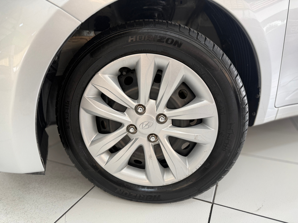 Hyundai HB20S Prata
