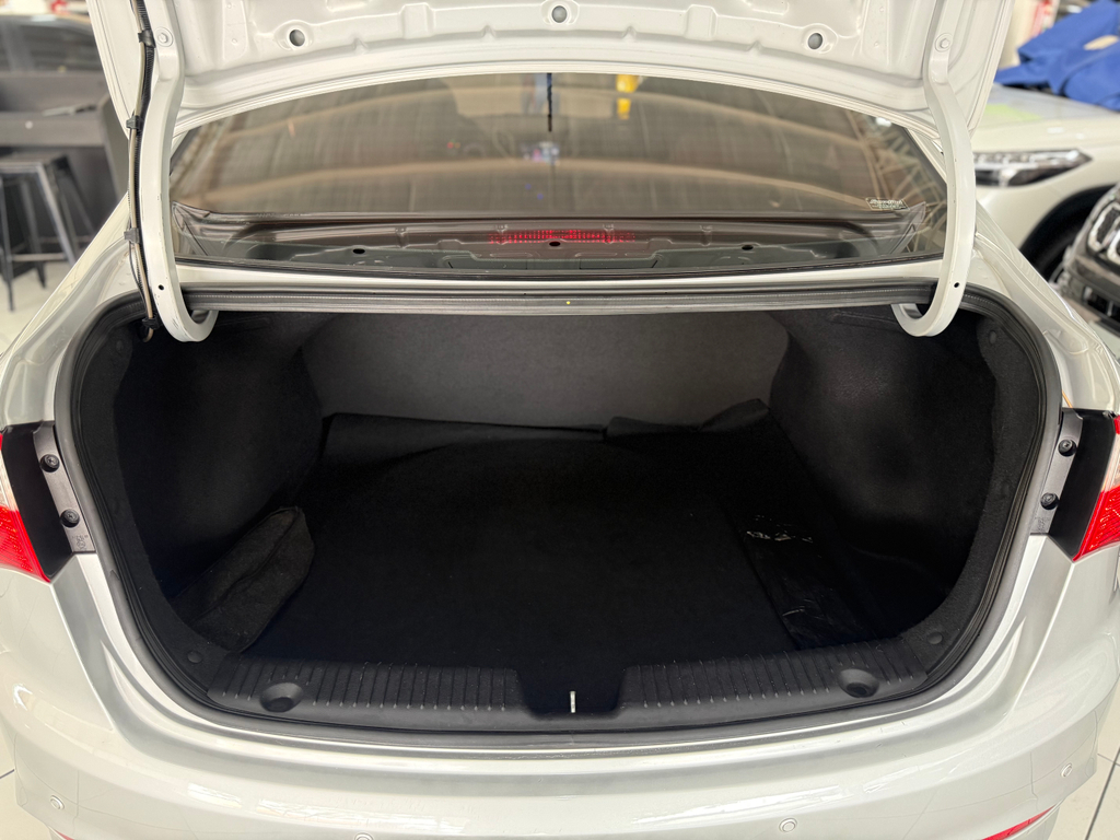 Hyundai HB20S Prata