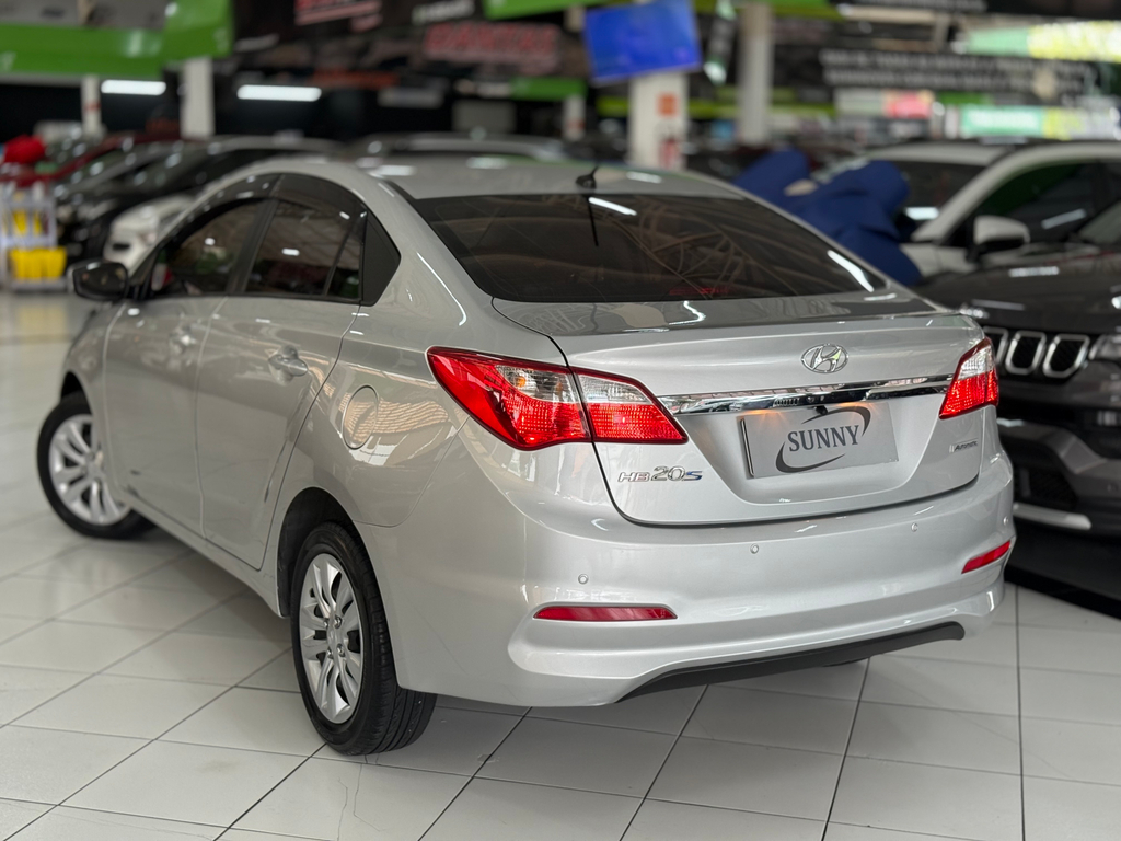 Hyundai HB20S Prata