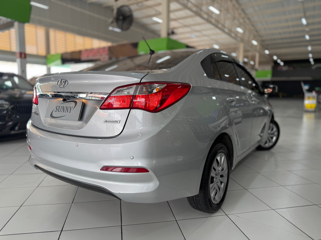 Hyundai HB20S Prata