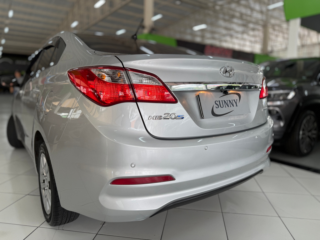 Hyundai HB20S Prata