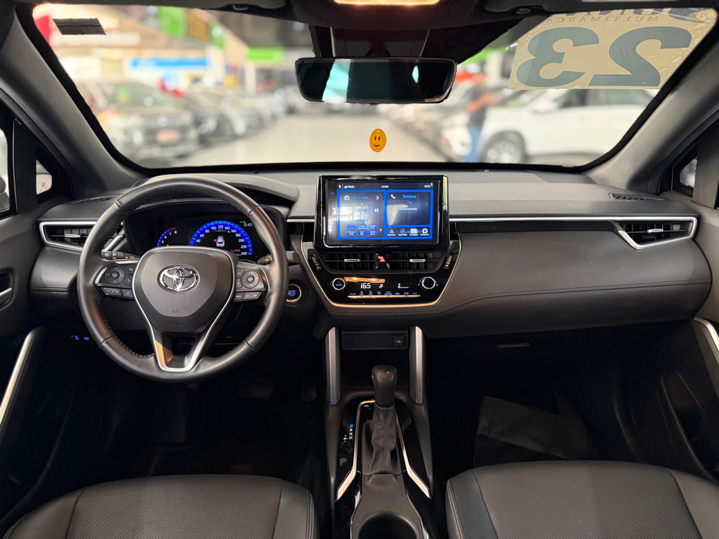 Toyota Corolla Cross Preto