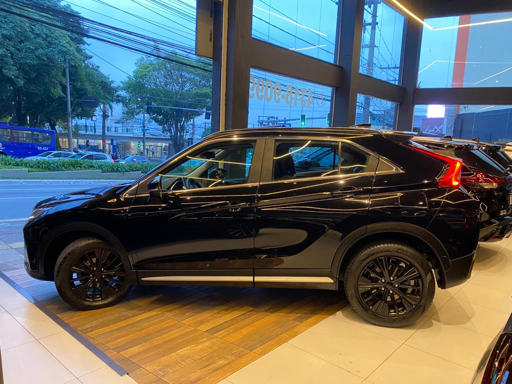 Mitsubishi Eclipse Cross Preto