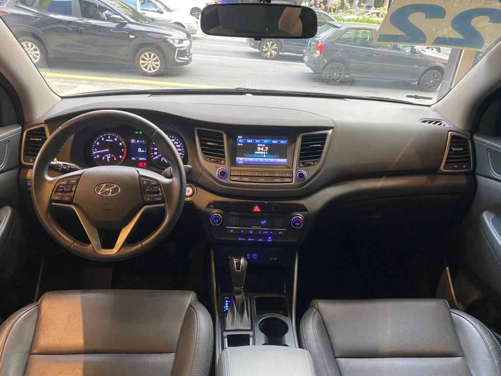 Hyundai Tucson Cinza