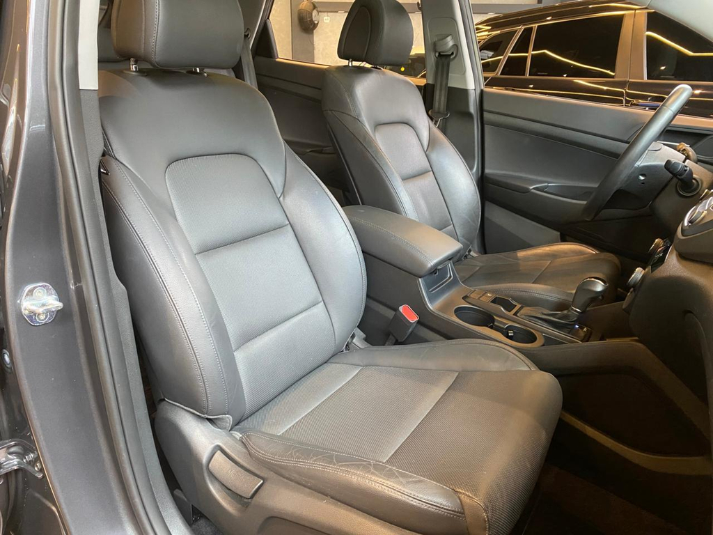 Hyundai Tucson Cinza