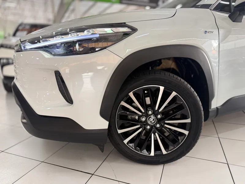 Toyota Corolla Cross Branco