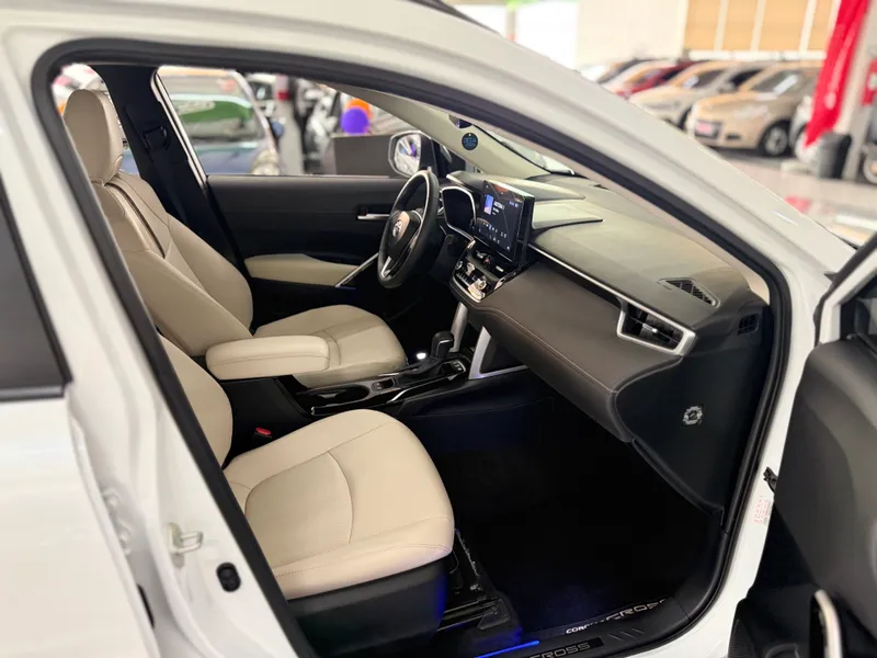 Toyota Corolla Cross Branco