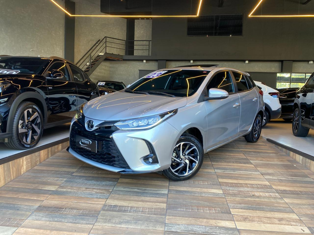 Toyota Yaris Hatch Prata