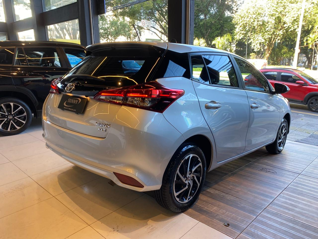 Toyota Yaris Hatch Prata