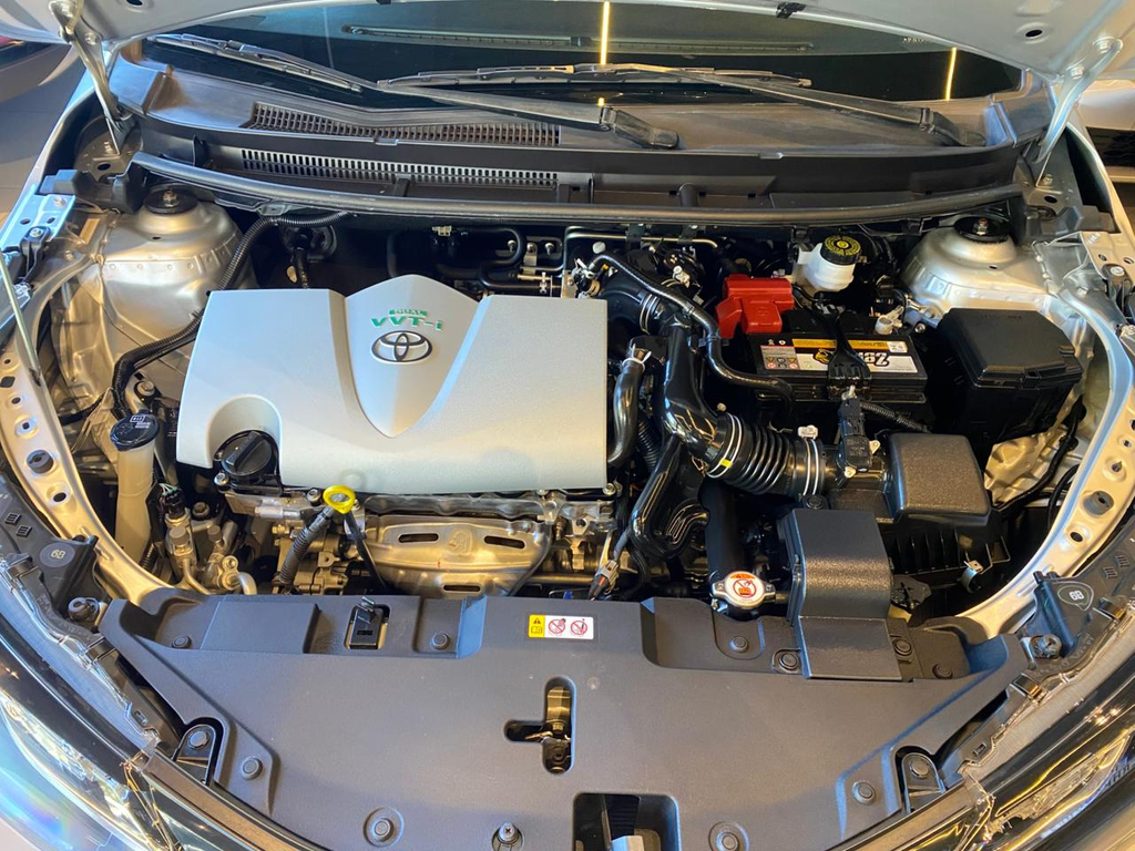 Toyota Yaris Hatch Prata