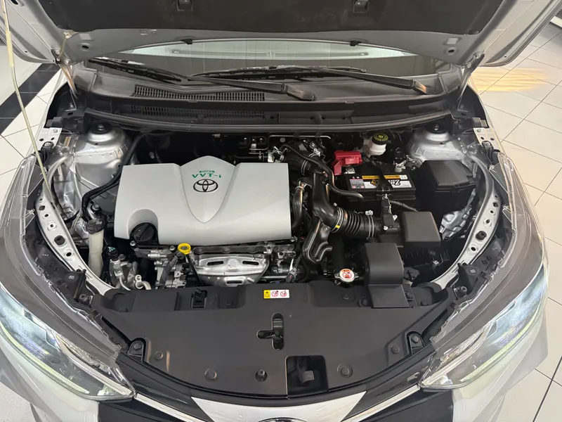 Toyota Yaris Hatch Prata