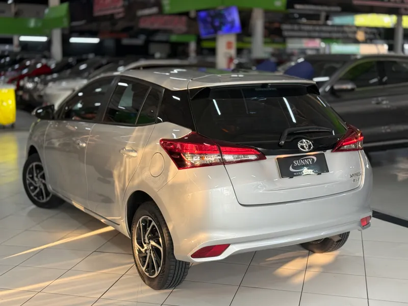 Toyota Yaris Hatch Prata
