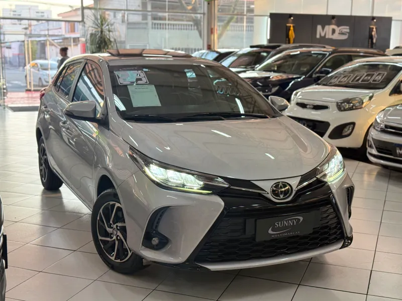 Toyota Yaris Hatch Prata