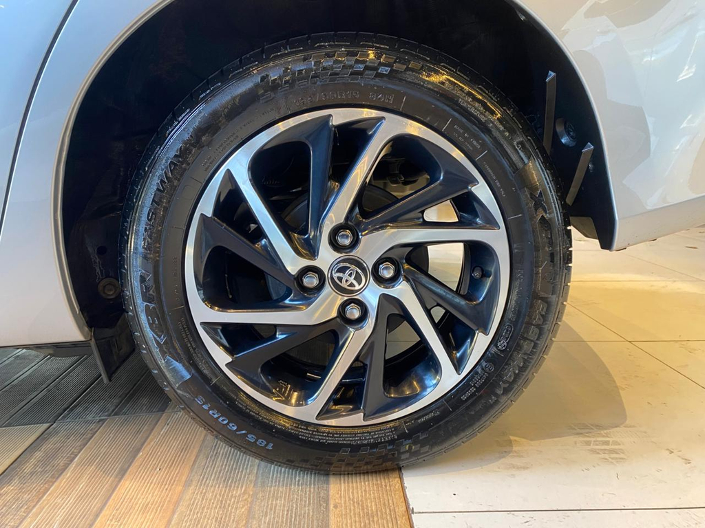 Toyota Yaris Hatch Prata