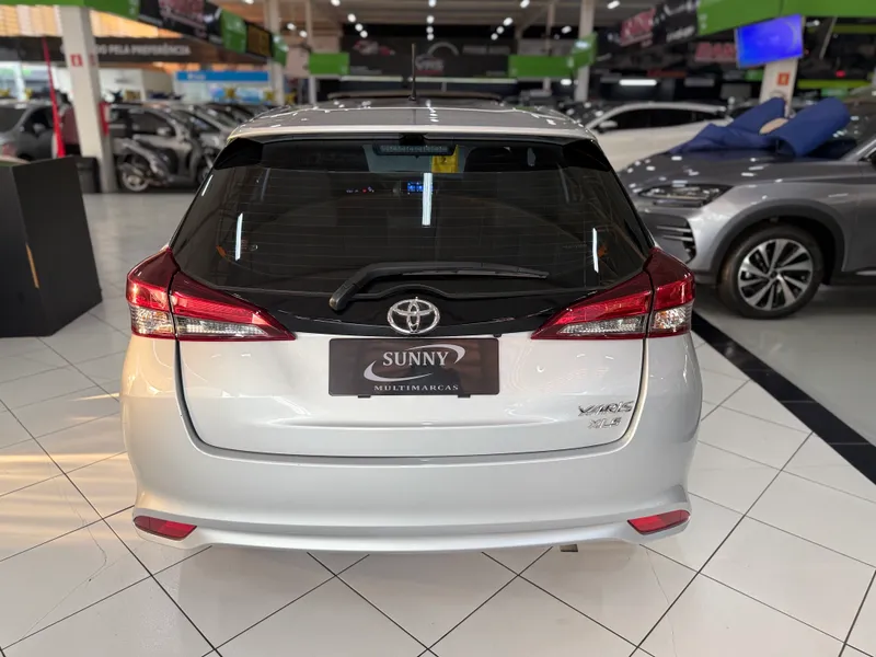 Toyota Yaris Hatch Prata