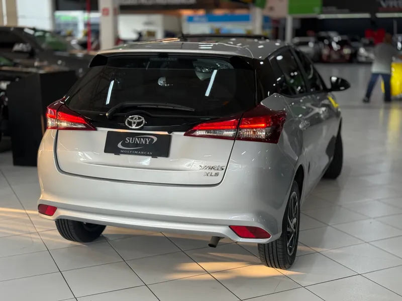 Toyota Yaris Hatch Prata