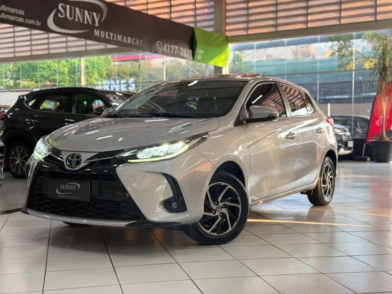 Toyota Yaris Hatch Prata