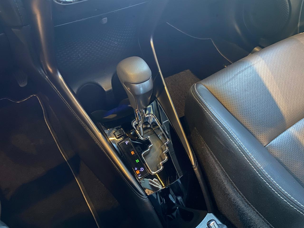 Toyota Yaris Hatch Prata