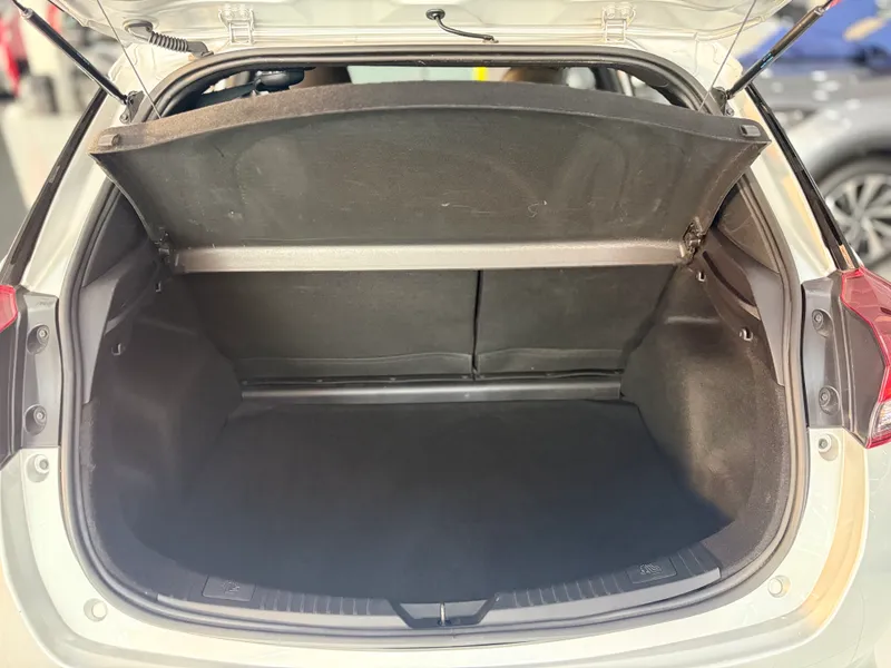 Toyota Yaris Hatch Prata