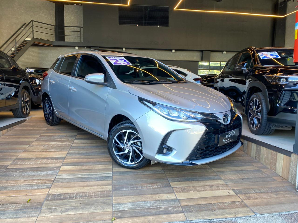 Toyota Yaris Hatch Prata