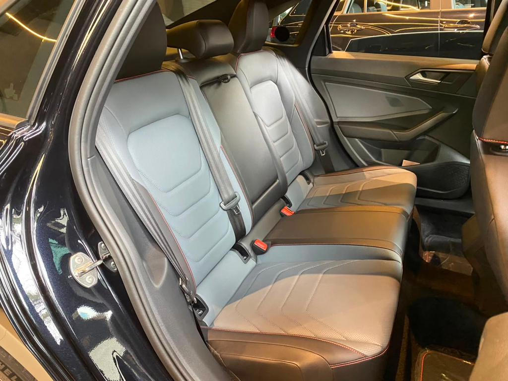 Volkswagen Jetta Preto