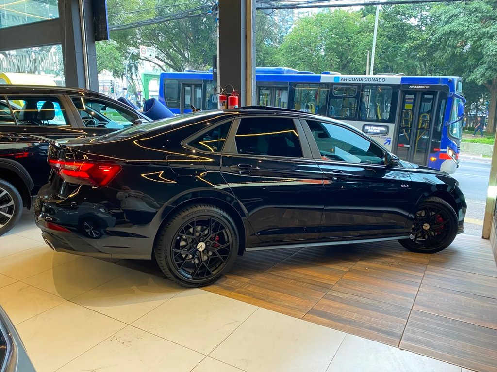 Volkswagen Jetta Preto