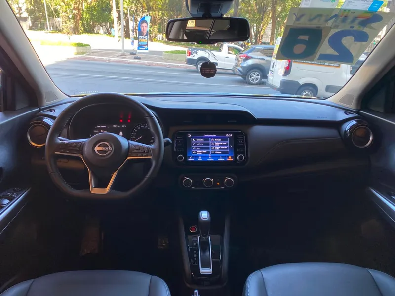 Nissan Kicks Cinza