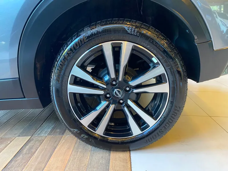 Nissan Kicks Cinza