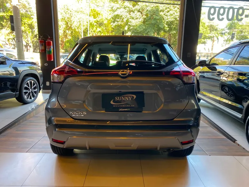 Nissan Kicks Cinza