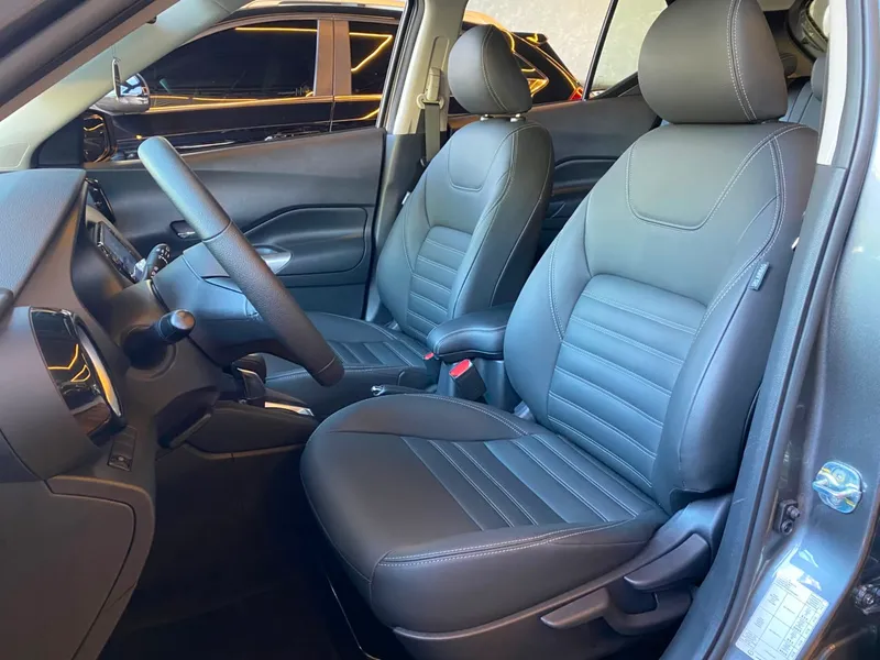 Nissan Kicks Cinza
