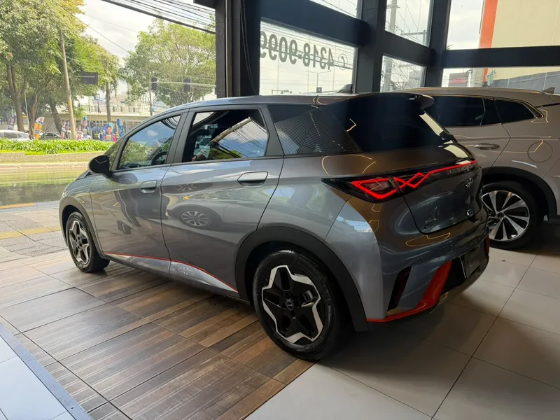 BYD Dolphin Cinza
