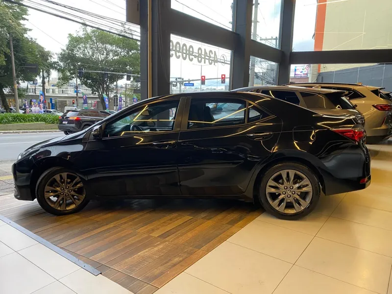Toyota Corolla Preto