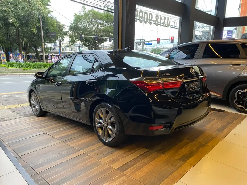 Toyota Corolla Preto