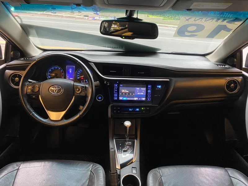 Toyota Corolla Preto