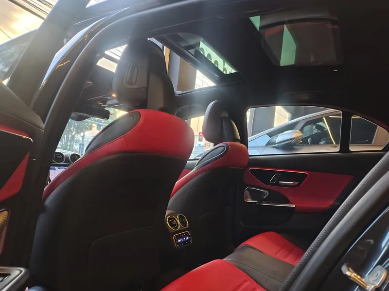 Mercedes Benz C-300 Cinza